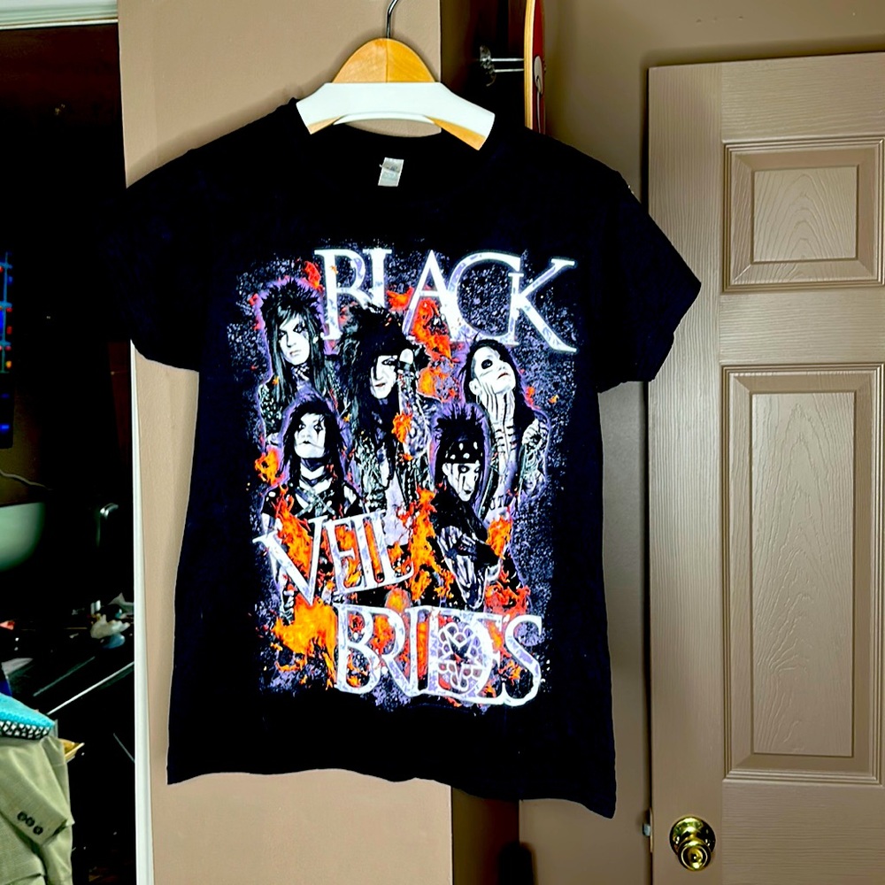 Black veil brides top ladies large